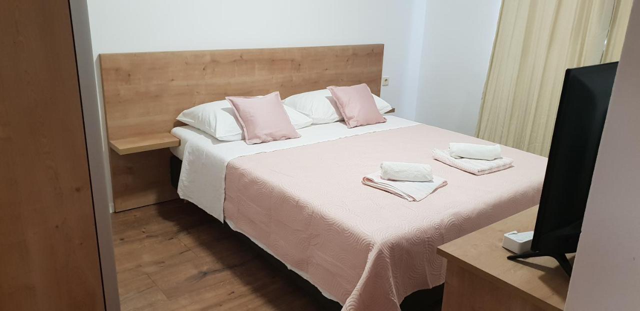 Bed and Breakfast Kuca Pecine Metajna Exteriér fotografie